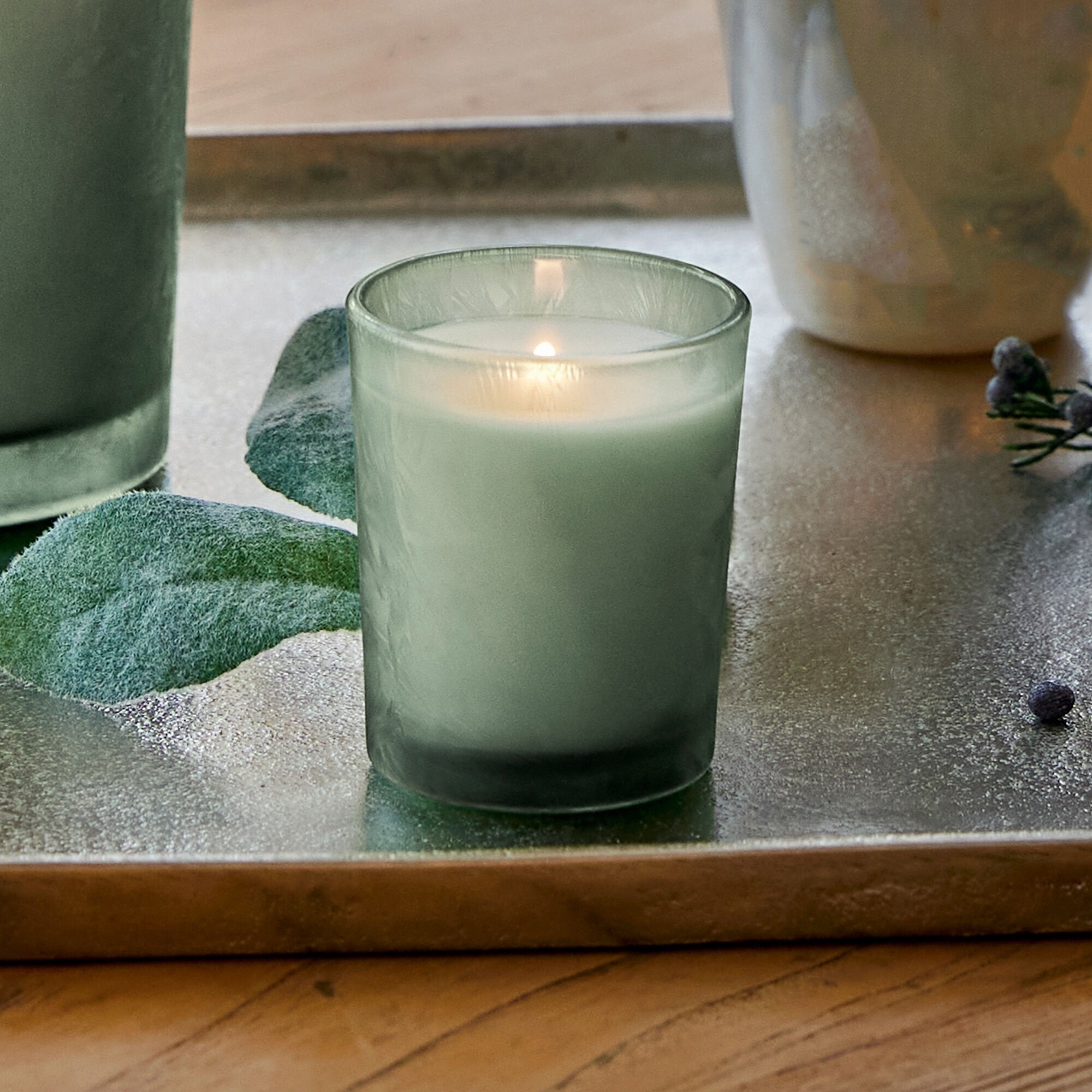 Highland_20Frost_Votive_20Candle_Web_20Alt_20Image_1.jpg
